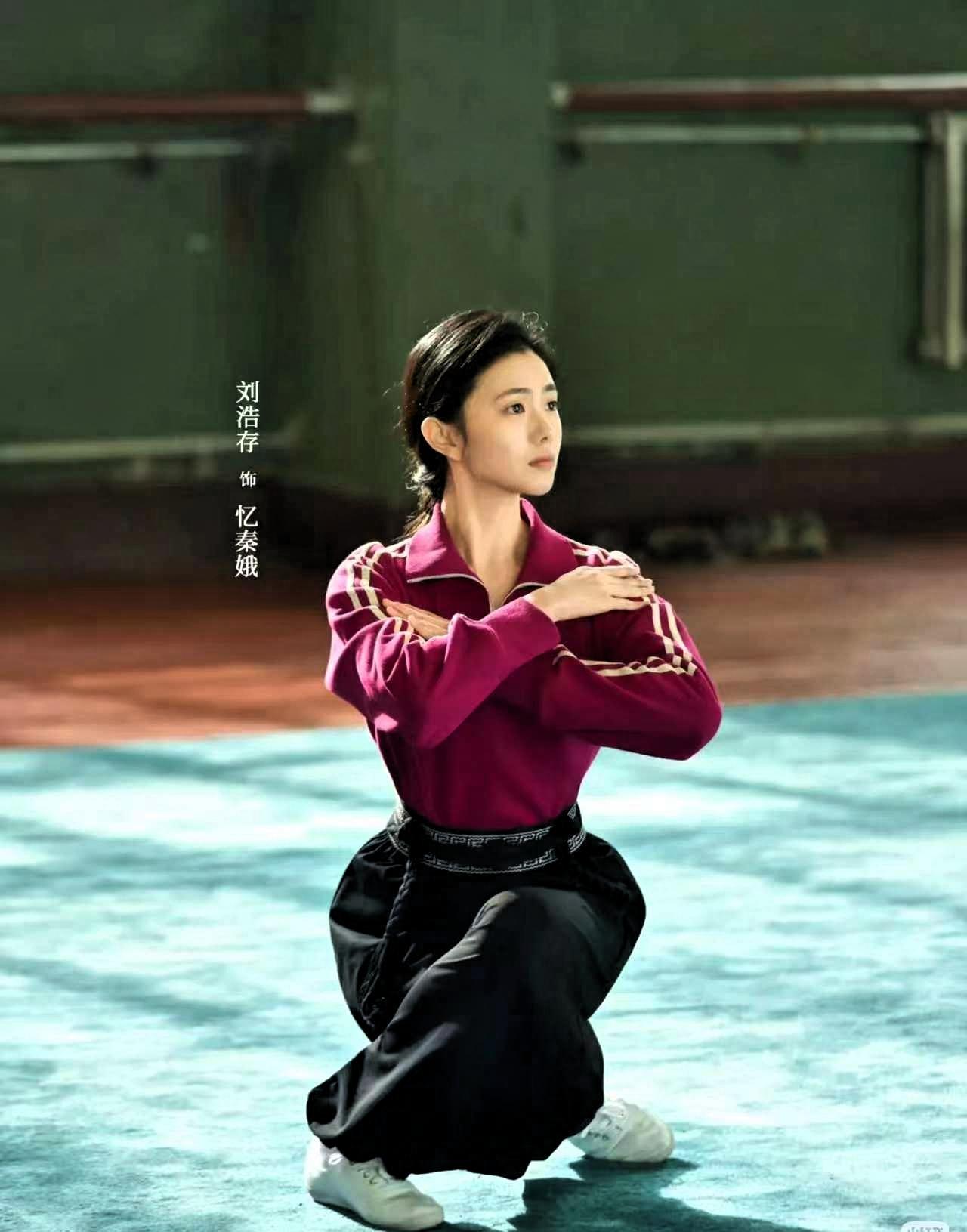 为了证明自己还是个处女，忆秦娥这事干得真叫一个憋屈。只因同行楚嘉禾随口一句