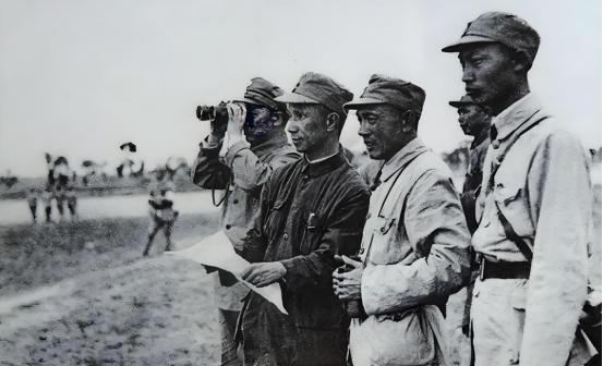 1955年南京军区成立，毛主席一纸命令，把三野的陈士榘、叶飞、宋时轮、王建安四位