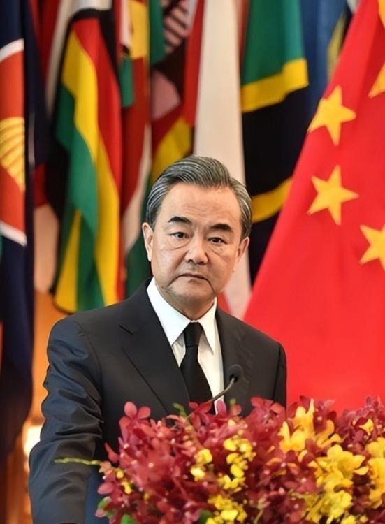 美国专家说：如果中国决定统一台湾，美国将只剩下一条路能选！中国这次准确命名“中国