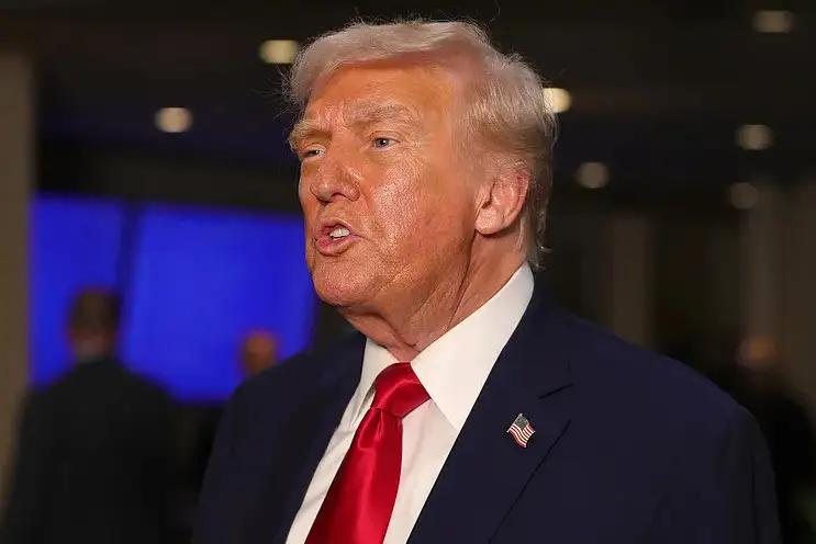 美国人终于含泪承认：特朗普毁了一切！连共和党自己人都受不了了特朗普的日子越来
