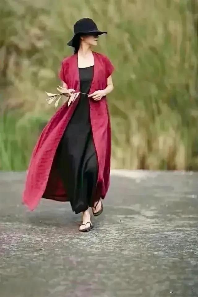 一段非常有道理的话：“你去看一个女人，如果她做什么都很利索，做什么都很快，走路特