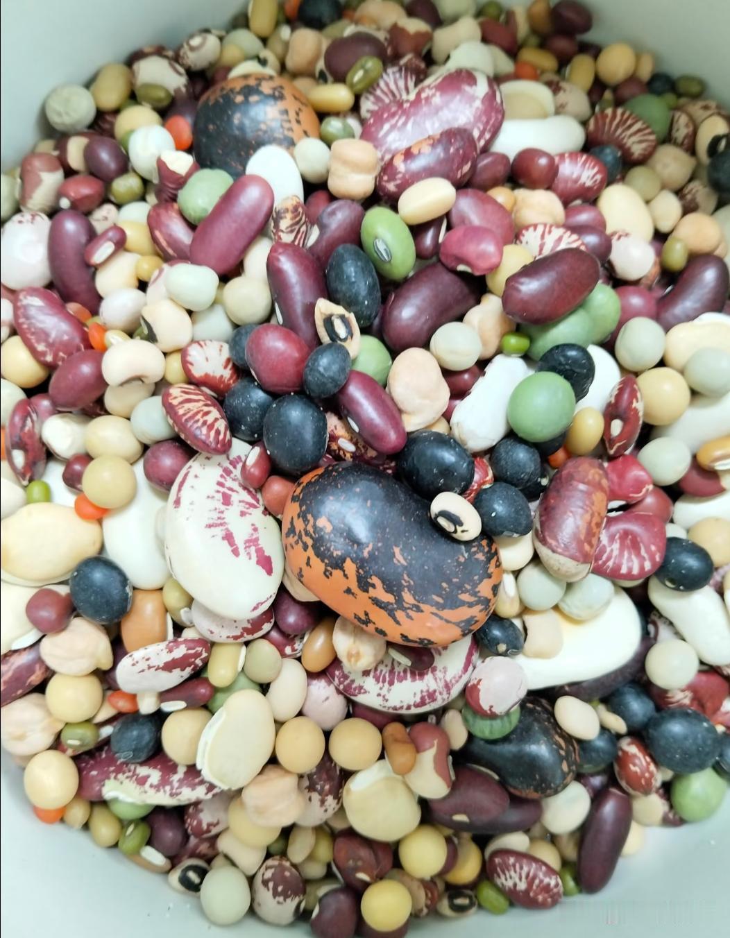 嘌呤比肉还高的3种素菜，痛风患者千万别碰：第一种：干豆类（干黄豆、黑豆、芸