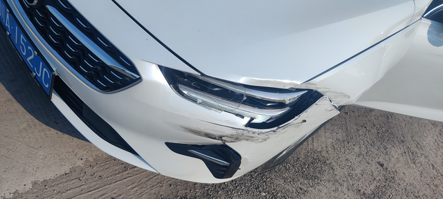 首次事故哭死问问大家，换件好，还是休，心疼啊，倒霉啊，我的新车