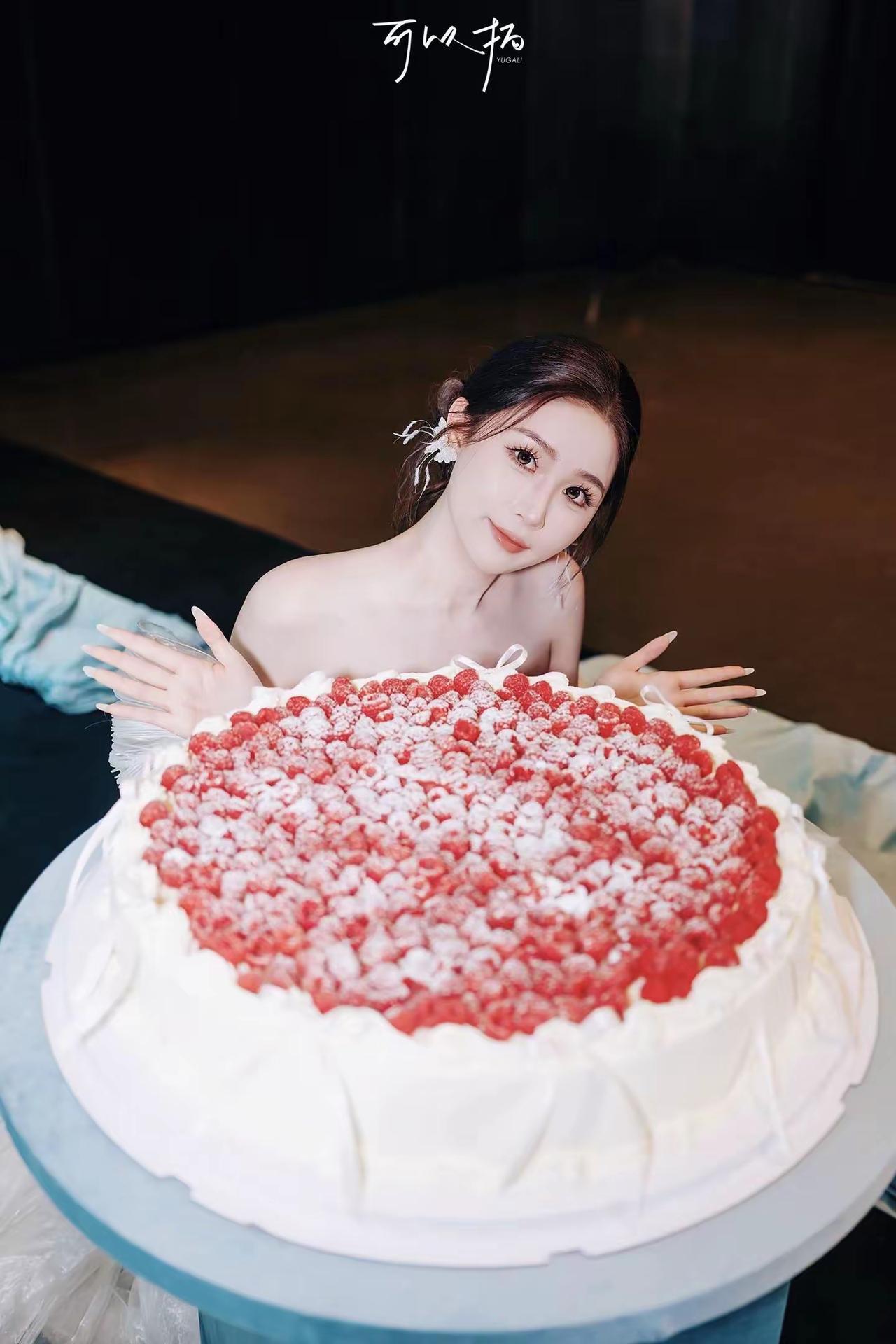 人生如茶，苦中有甜，甜中有苦，细细品味，方知其中滋味。