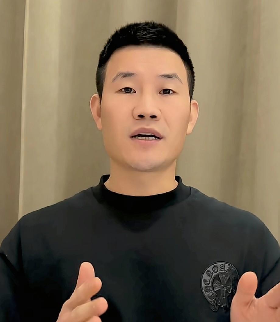嘎子发视频回应网友质疑他所售产品有问题。他表示，他们的产品都经过公司层层把关，具