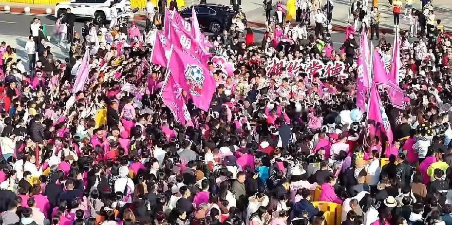 常德猛男粉决赛惜败，500万人刷屏0比1输给永州那天，常德体育馆没散场。上