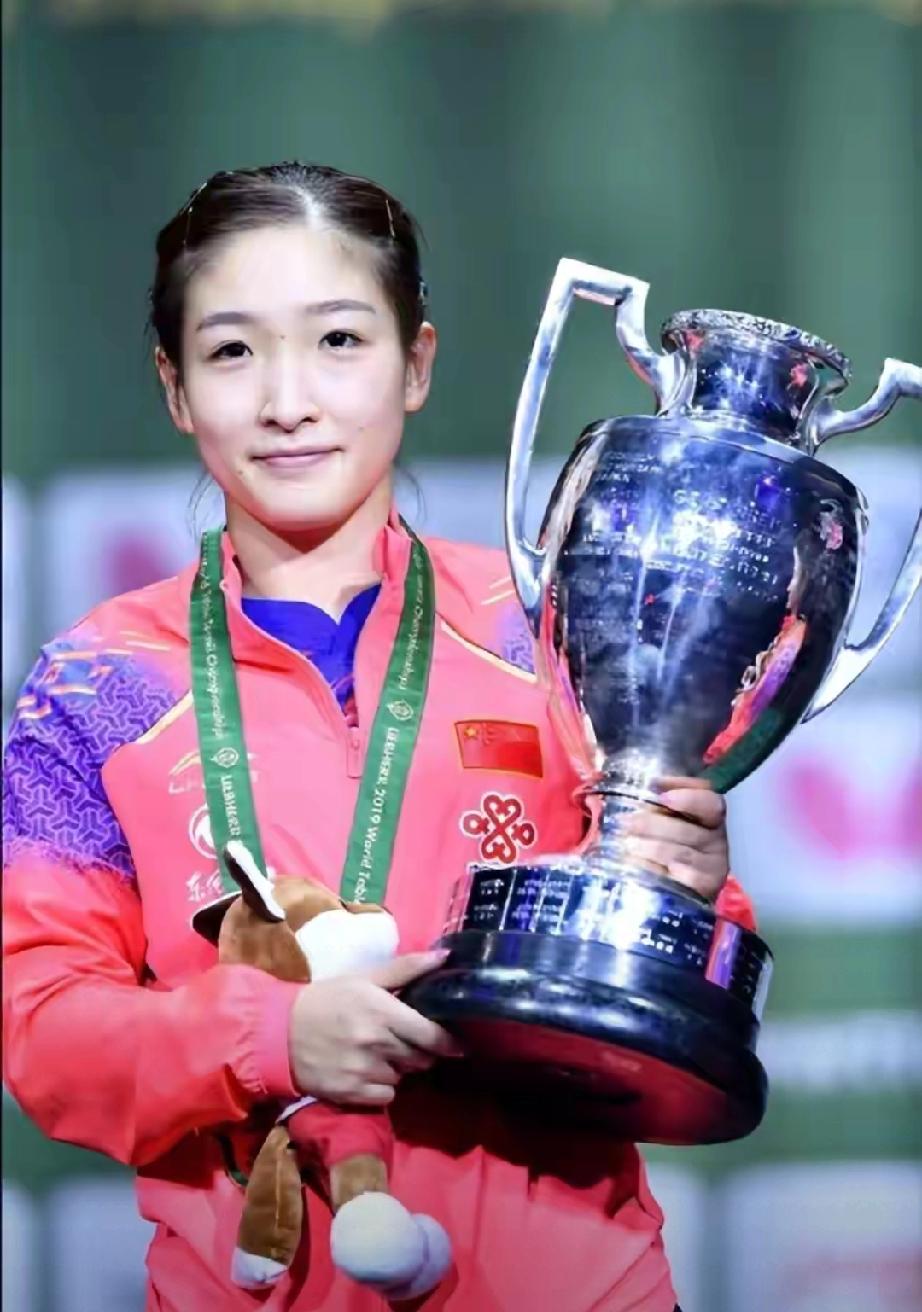 全网恭喜！刘诗雯高票连任新岗位，职级待遇太亮眼重磅喜讯！5月7日