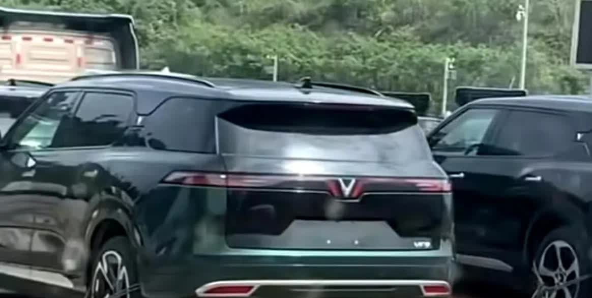 这下越南人真的破防了。越南的骄傲，首个国产汽车品牌Vinfast（越南