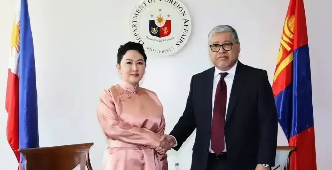 前脚蒙古国外交部长巴特策策格访问菲律宾，支持菲律宾的海洋权益，后脚蒙古国国防部长