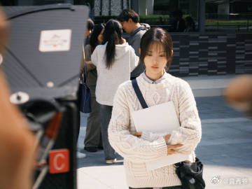 今天是太阳雨正式杀青从剧本到荧屏，每一步都伴随着笑声和泪水。今天，我们正式告别