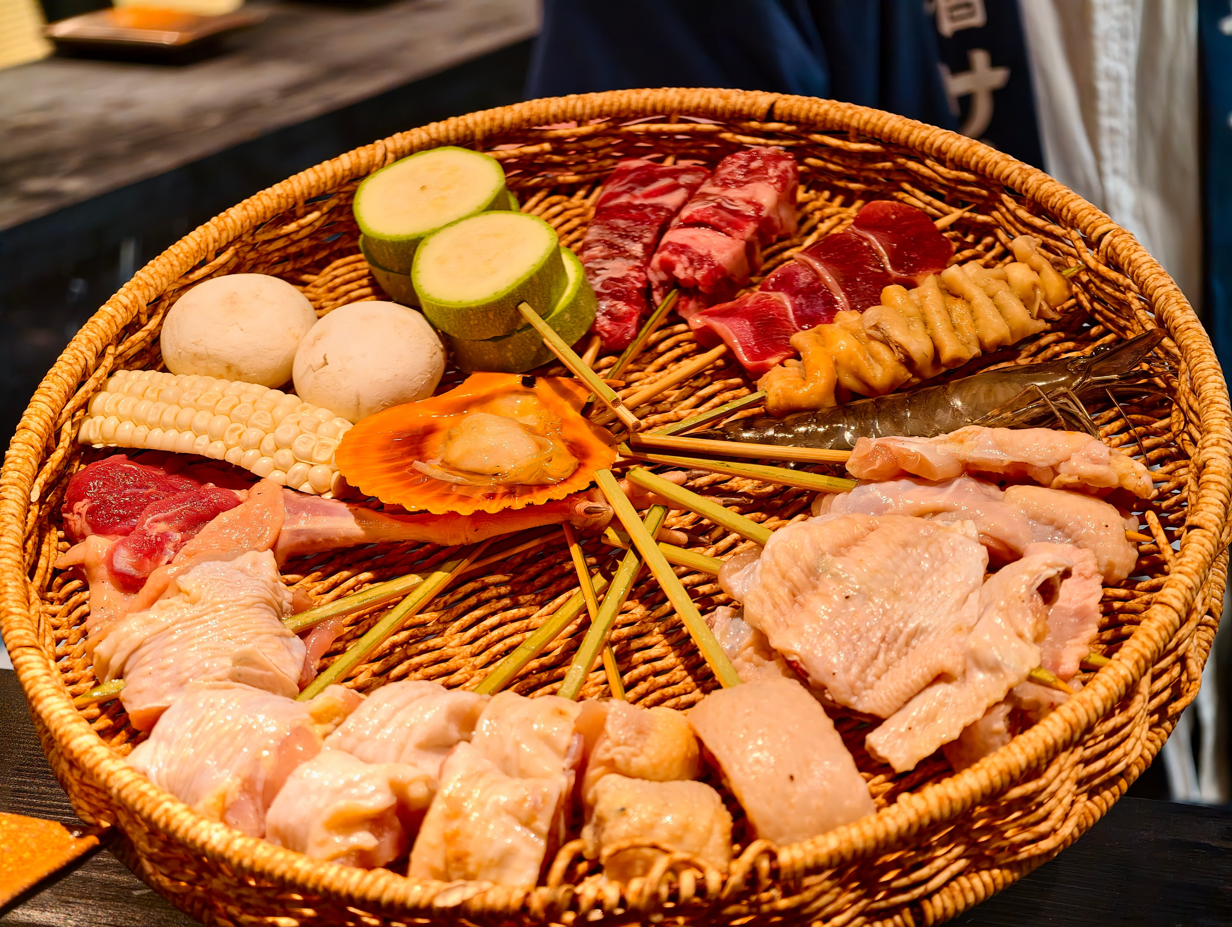 来北海吃了一个日料食材来源本地，主打一个新鲜就是等菜过程有点久味道还是不错的👍