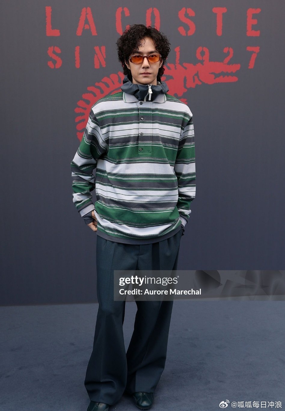王一博Lacoste大秀G社生图，今天王一博生图依旧很优越吧