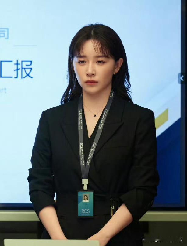 阚清子现在发的物料都是以前拍好的，她并没有提前复工，因为她现在状态并不是很好，如