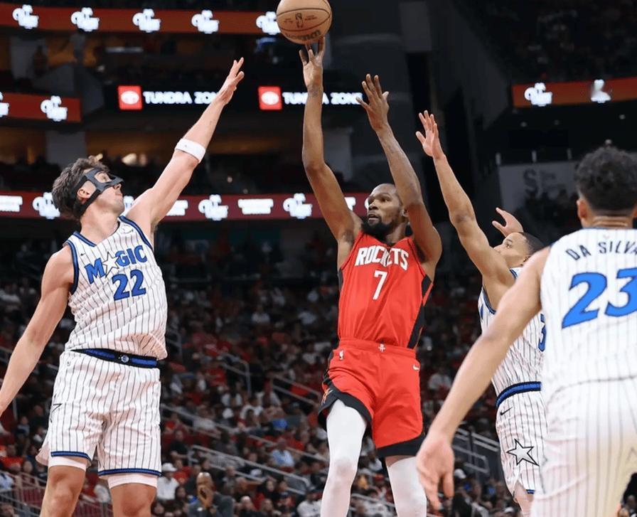 现在的杜兰特已经没有第一步的爆发力了，同时减重后，对抗也不行了，但是他可是杜兰特