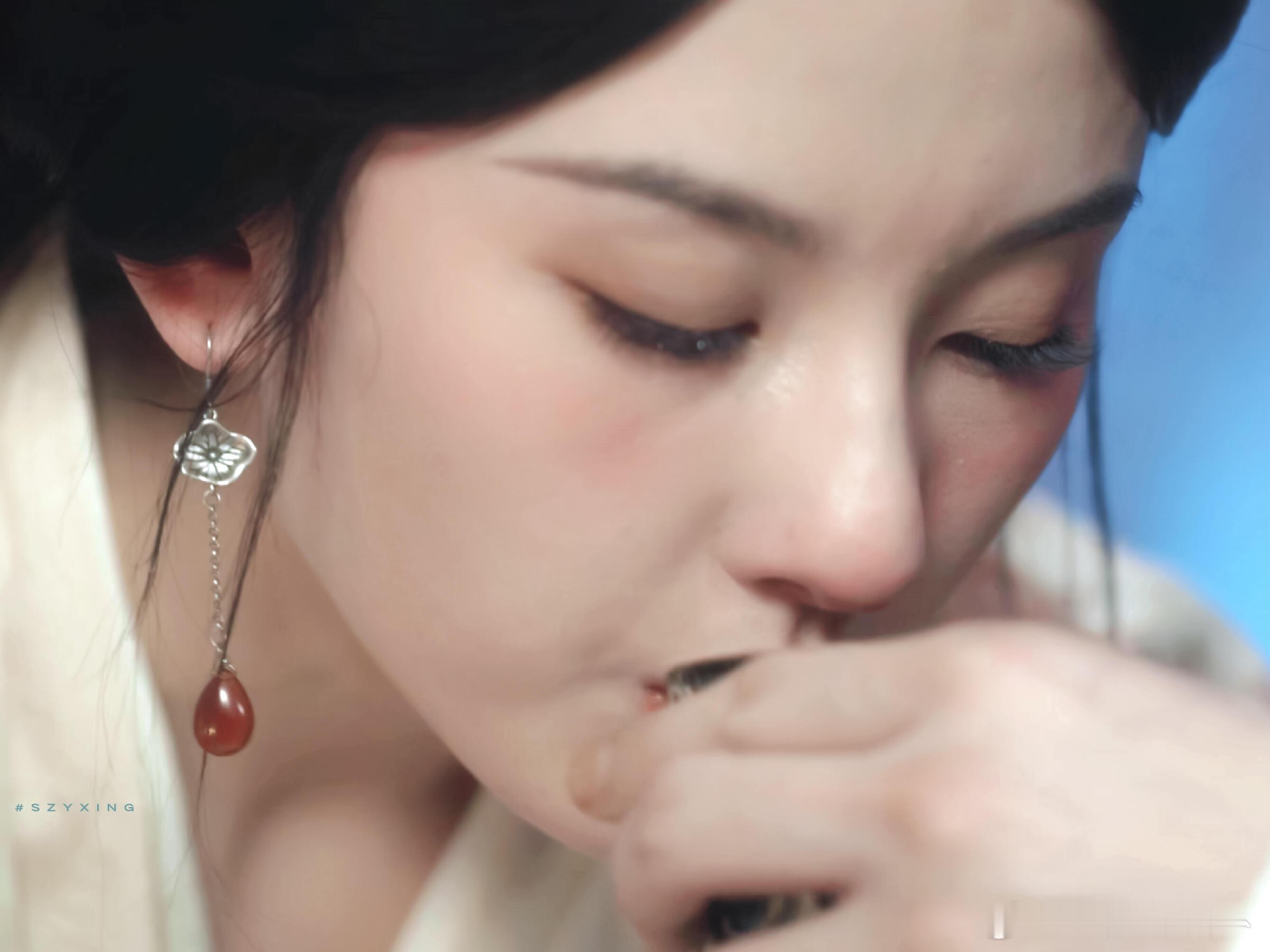 宋祖儿前面的表情太可爱了后面说到“遗憾”我的眼泪也跟着她一起流演技真的很棒。