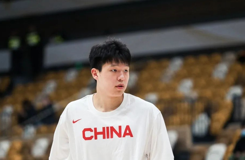 杨瀚森现在最急需练出来的大概就是投射了。开拓者跳顺位选杨瀚森就是看中他在进攻端