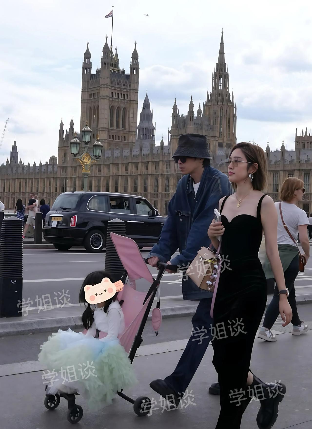 六一儿童节在伦敦偶遇张若昀带着唐艺昕、女儿逛逛，唐艺昕吊带衣配黑色长裤、马丁靴，