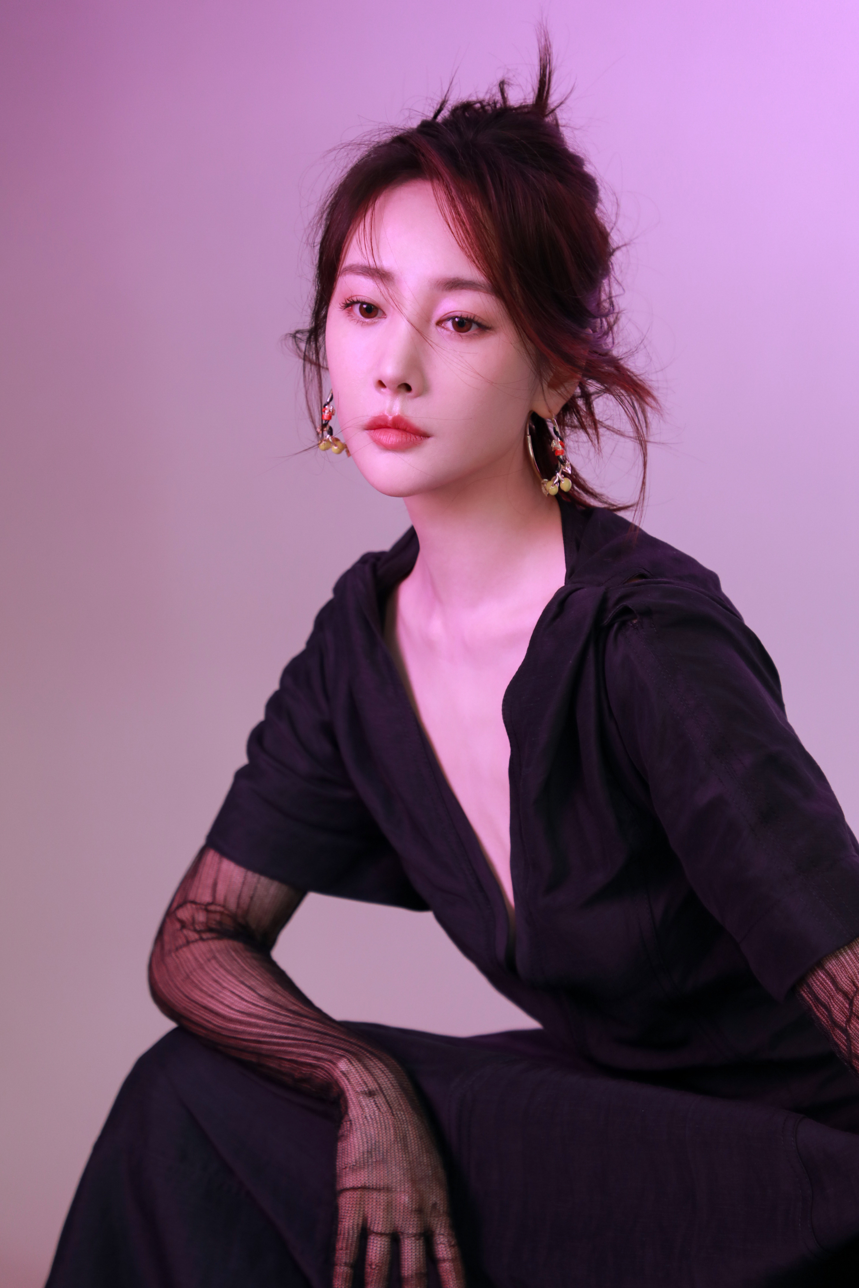 李纯百搭穿搭，定格片刻，于芬芳间自由舞动​​​