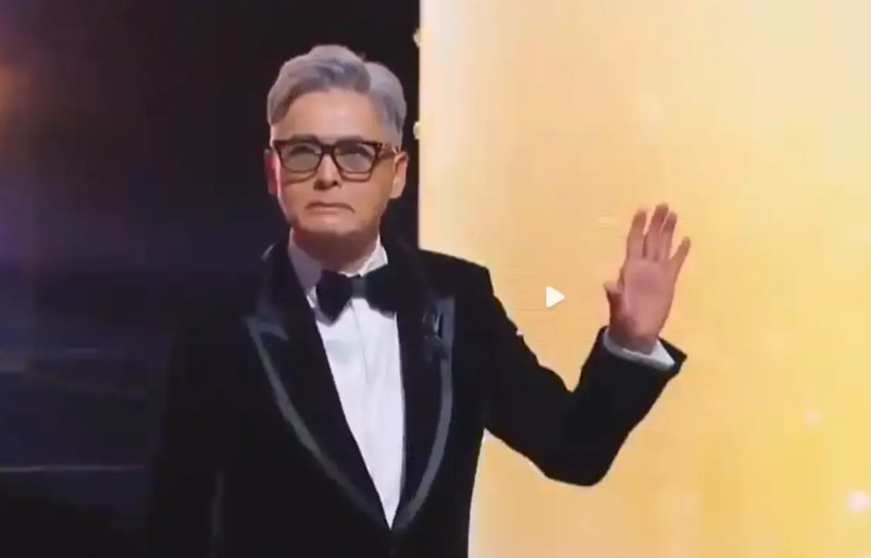 以前大陆受灾很多明星隐身，这次香港出事，那些人依然没有动作，看来这些艺人视金钱为