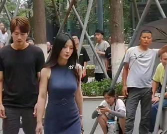 柳岩身材还是那么好，只是年龄到了，脸上看起来还是有点儿老了