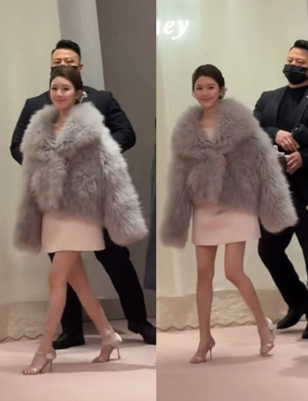 赵露思温柔粉色造型，甜美小仙女。赵露思12.7活动造型，粉色背带裙配毛绒外套，千