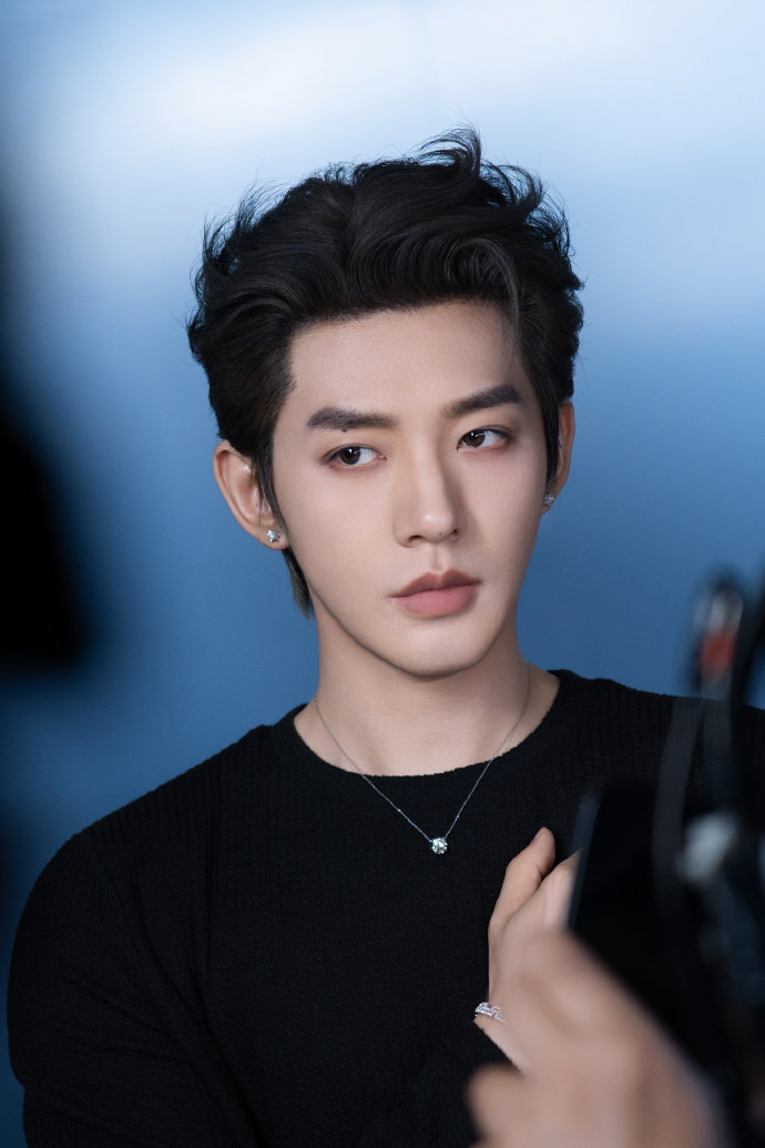 邓为方确认出席爱奇艺尖叫之夜，咱就说好久不见的邓为，谁来懂一下这个邓为好久不见的