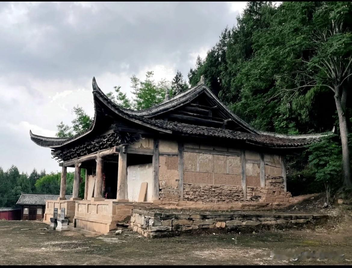 明代建筑被修缮成这样合适吗？这是四川盐亭文星庙有网友表示这石头台阶太突兀了