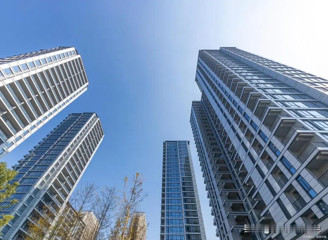 最近物业突然不催费了？别高兴太早，这3条红线让他们彻底不敢动了你发现没有？以前