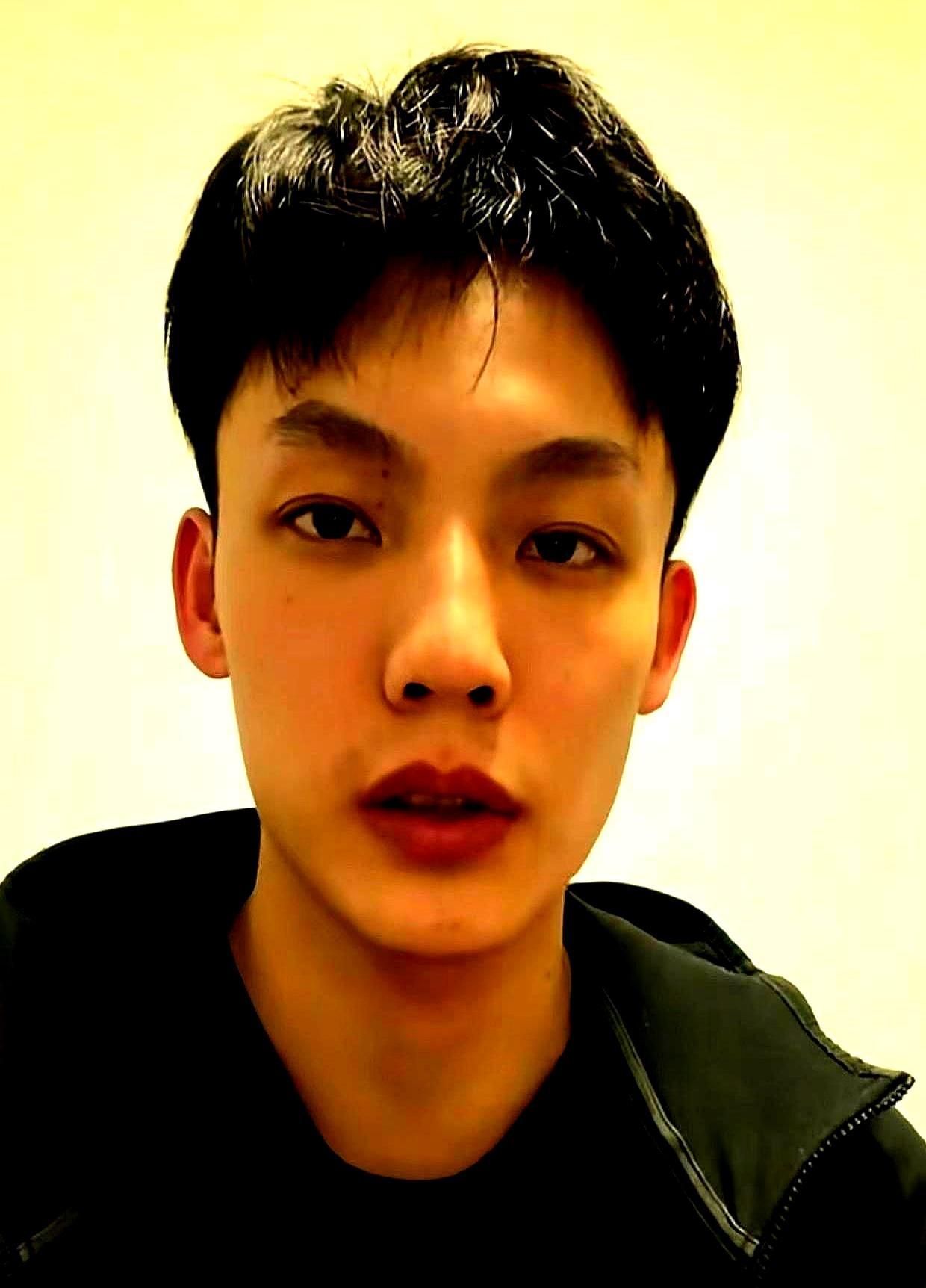 1米78的徐杰，把日本后卫防到不会运球，这一幕我看了三遍。郭士强真敢用人，