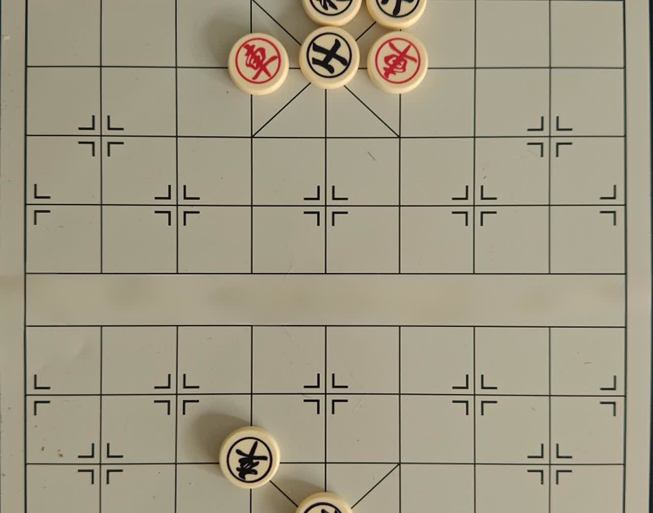 难住了很多棋友的象棋残局，如果你能在10秒钟之内，做出正确的战术策略，那么你已经