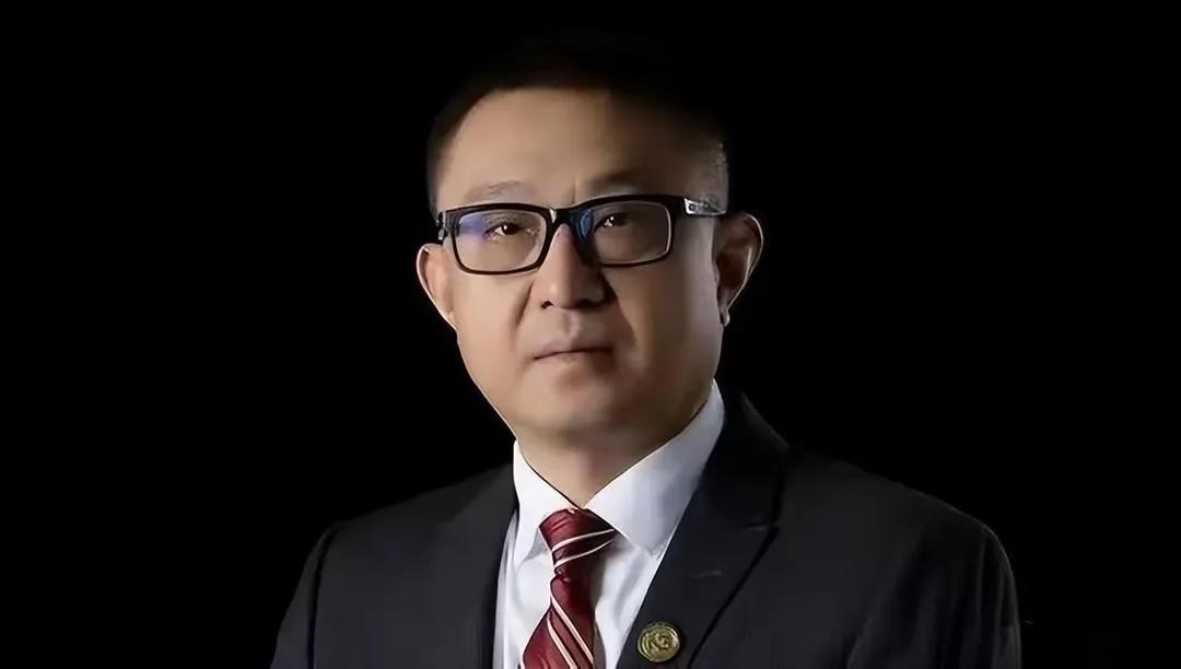 2020年，“核酸大王”张核子借疫情牟利，让国家资金短缺，通过核酸检测造假害了无