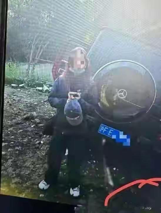 金晨被曝肇事逃逸（南宫婉会干出这种事？）娇韵诗紧急删直播预告。1月29日，曝金晨