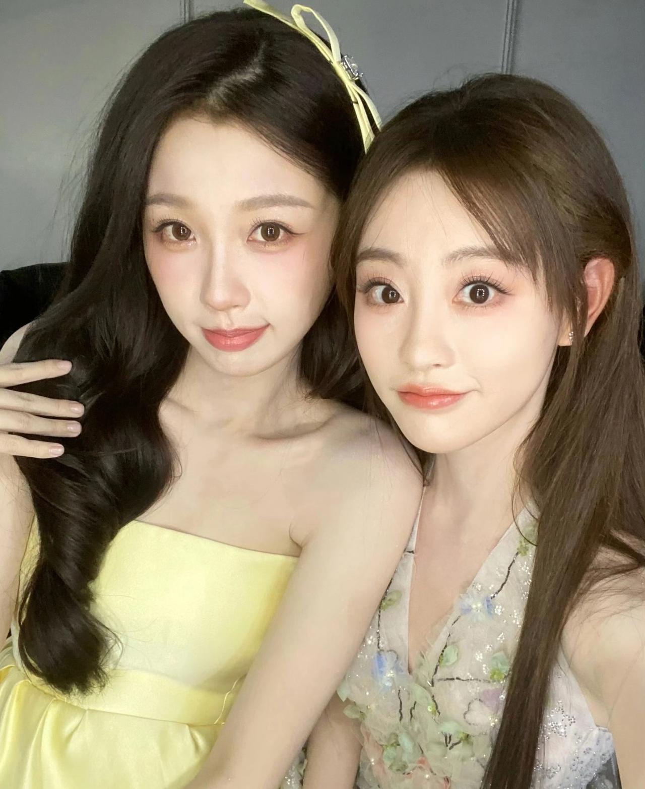 内娱姐妹花的保质期是真不长…话说，离《永夜星河》开播有一年时间吗？剧里剧外都