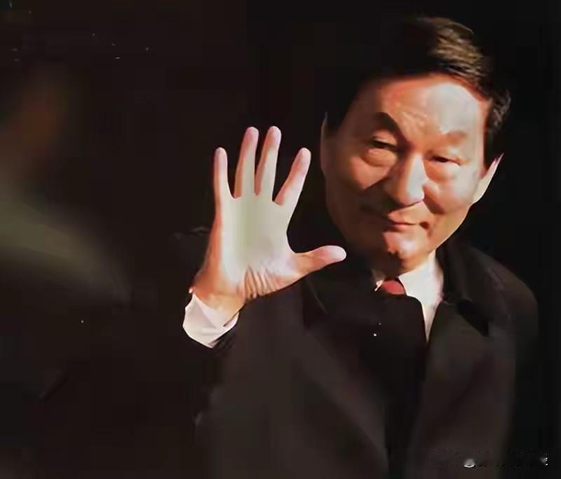 朱镕基总理主政上海以后，升官速度堪比“坐火箭”，给自己定下“三不”规矩:不剪彩、
