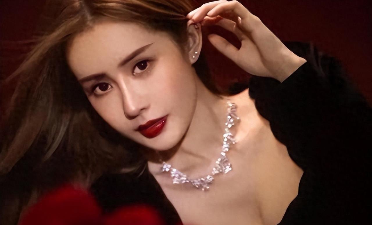 不要和高段位的女人撩，根本高攀不上。她们挣的是有钱人的零花钱，对穷人的血汗钱不屑