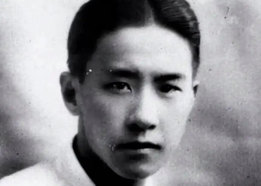 1901年冬，14岁的蒋介石和19岁的毛福梅拜堂成亲，主婚人刚喊完“送入洞房”，