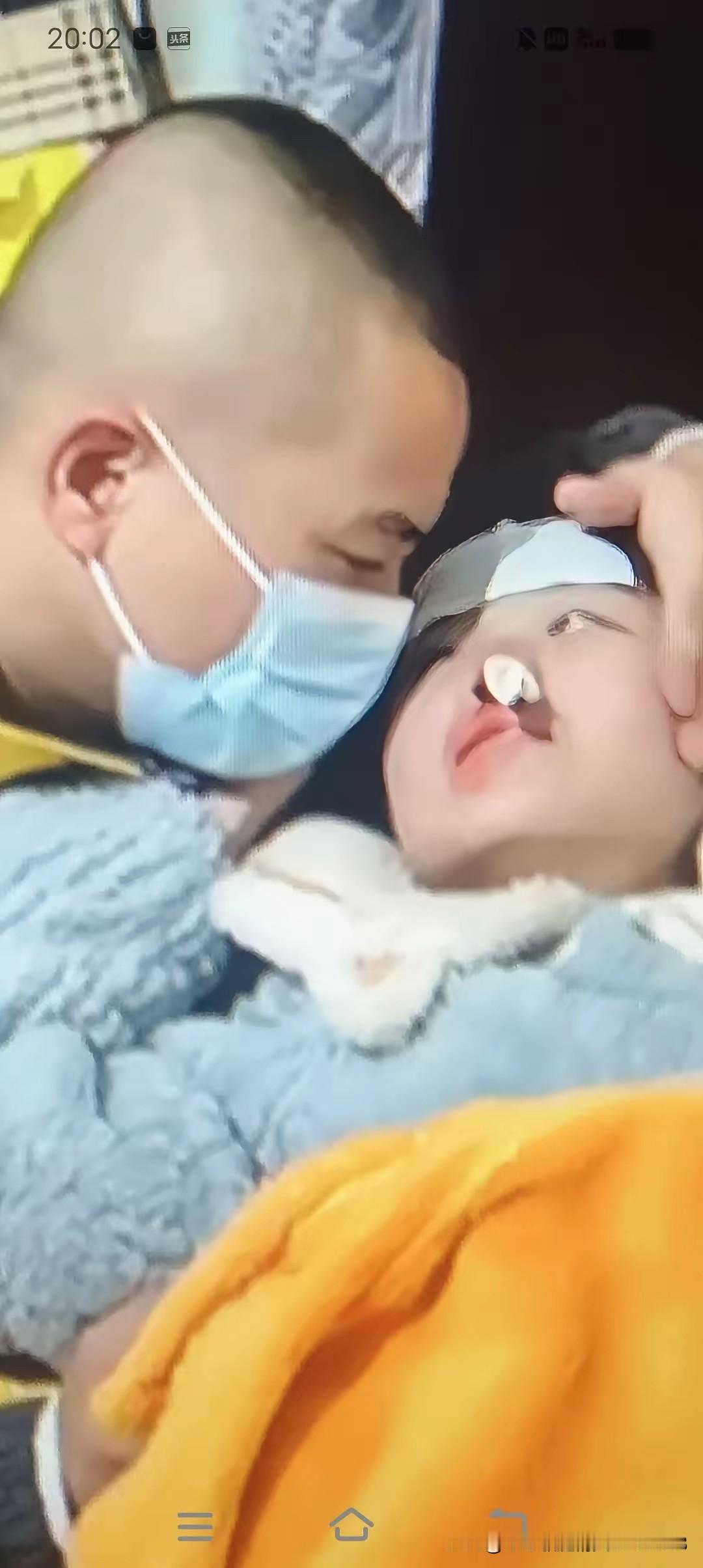 泪奔！女儿确诊白血病晚期，明知自己的生命已进入倒计时，却攥着爸爸的手哽咽恳求：“