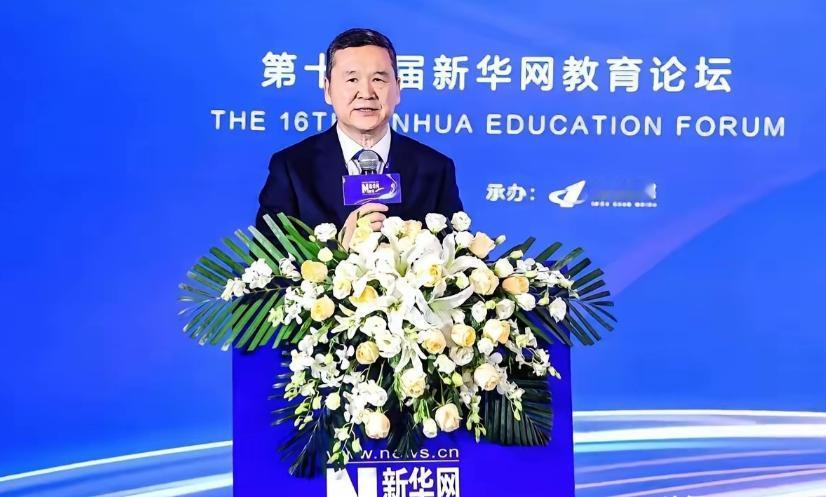 中央最近亮剑了，十五五规划直接把“遮羞布”扯了下来。5000万大学生，满大街的