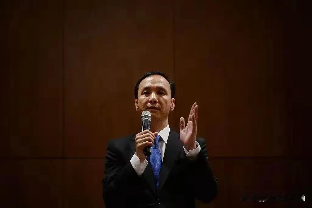 朱立伦笑不出来了，因为反废死的公投被中选会挡下来了，用的借口是不属于重大议题。