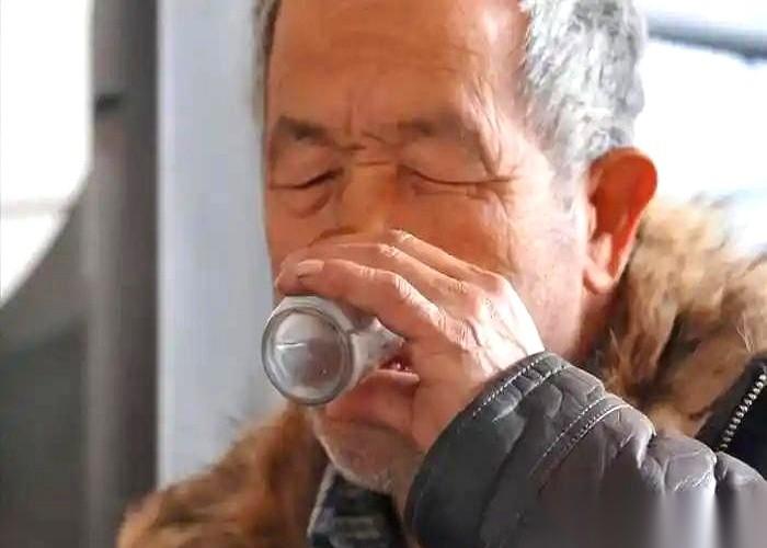 最吓人的是什么你知道吗?不是肝,是脑子。你以为喝完酒断片儿,只是忘了点事儿?天