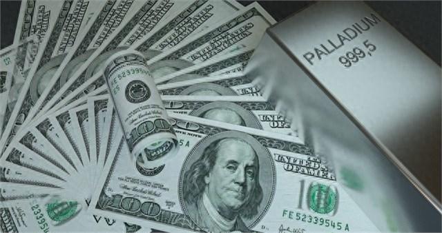 刚躲过爆仓的朋友发来消息：晚盘黄金看似要反弹，但千万别上头。他透露，现在机构圈里