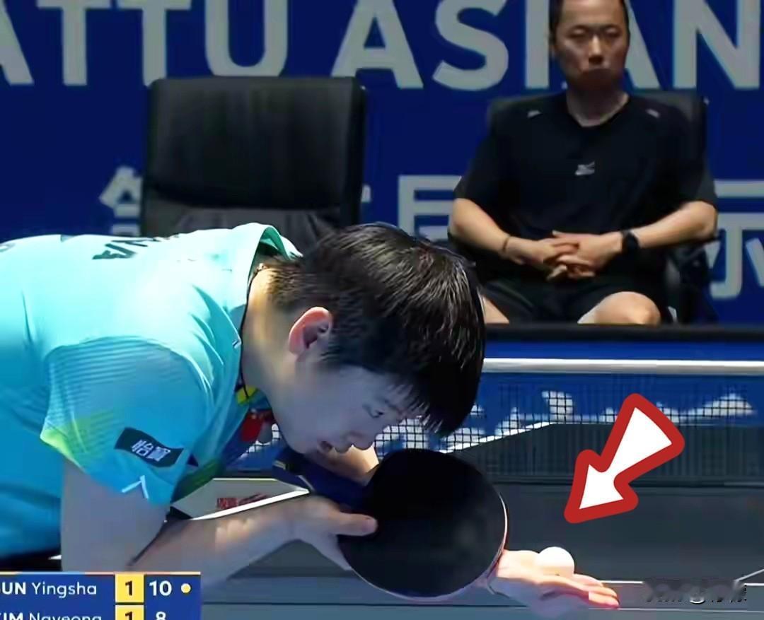 每当莎莎不知所措的时候，她都会看向马琳，这个时候马琳也是不厌其烦地点头鼓励，莎