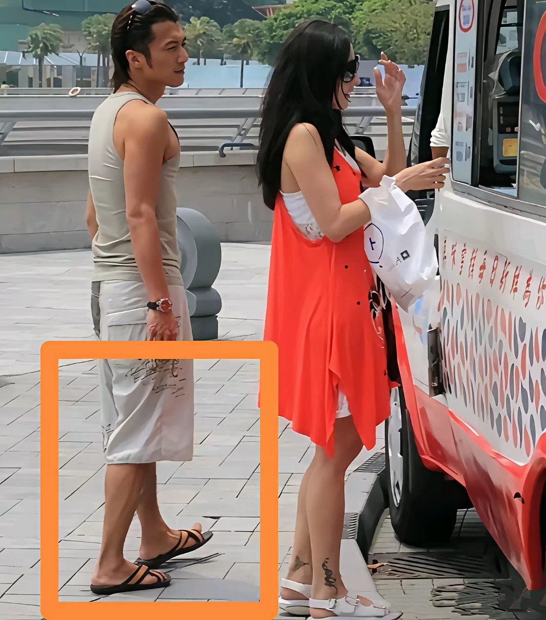 这样看过去，谢霆锋确实不高，但体型不错，身材很型男，不过他穿平底拖鞋和柏芝还是很