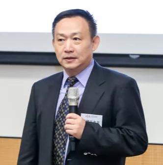 卢麒元8月19日抛出了一个发人深省的问题：为什么美国能抽干日韩股市的血，