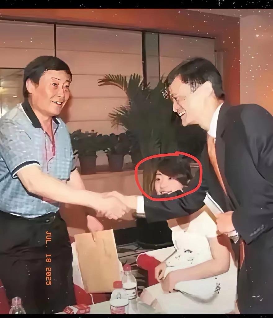 马云才是人间清醒啊！早在10多年前就知晓宗老布的局了，看破不说破，他没有看不起宗