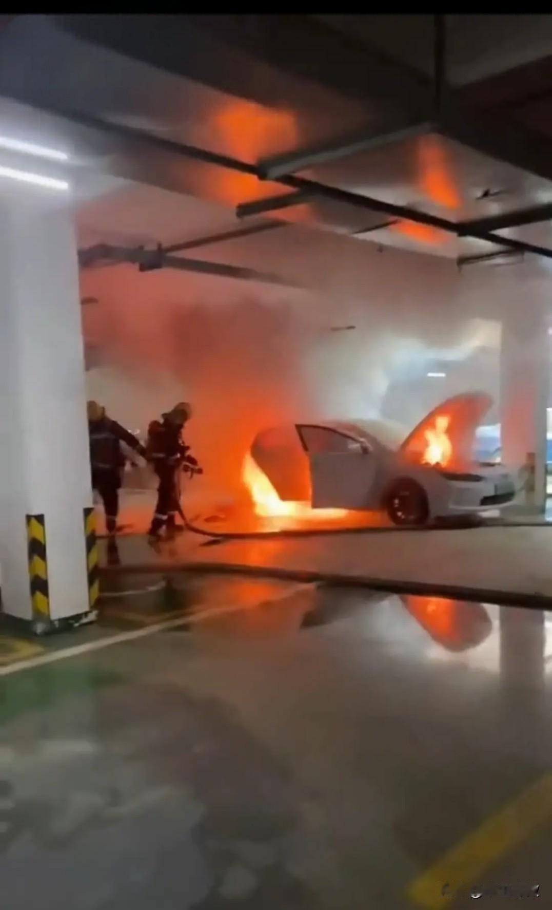 新能源汽车，为经济发展做出了巨大的贡献。买电动摩托跟电车的其实都是一类人，没