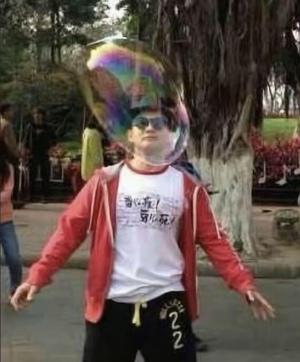 哈哈，这一组幼东的照片，是我没见过的东东啊。青涩稚嫩，还没长开，这模样像极了还