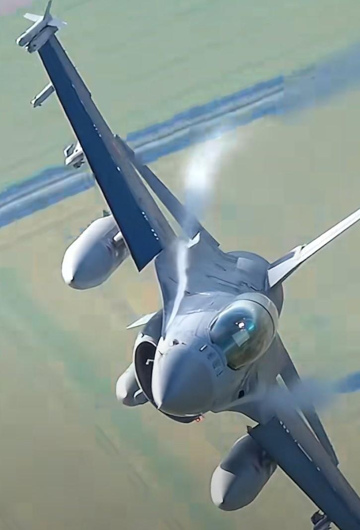 美国声东击西美国这一系列操作真是让人摸不着头脑。之前和委内瑞拉剑拔弩张，还派