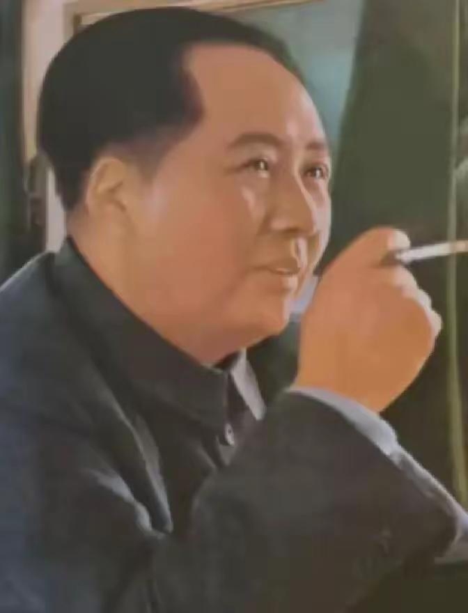 1945年重庆，蒋介石举杯发难：“国家就是你们搞乱的。”毛泽东放下茶杯，回了一句