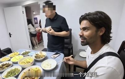 在外网抹黑中国的印度穷游博主，竟然又受到了热情的招待，也不知道国人为什么那么崇洋